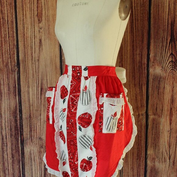 Vintage 1960s Apron With Pocket, Red and White Country Print Cotton Half Apron, - Picture 6 of 10